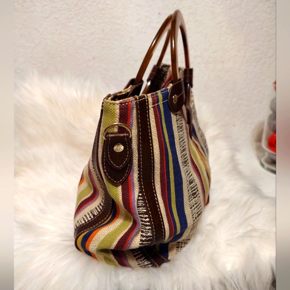 Vintage Relic Round Handle Striped Purse. - Picture 7 of 10